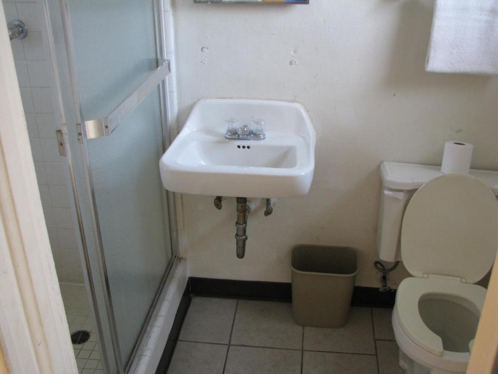 Motel Cooks 3*