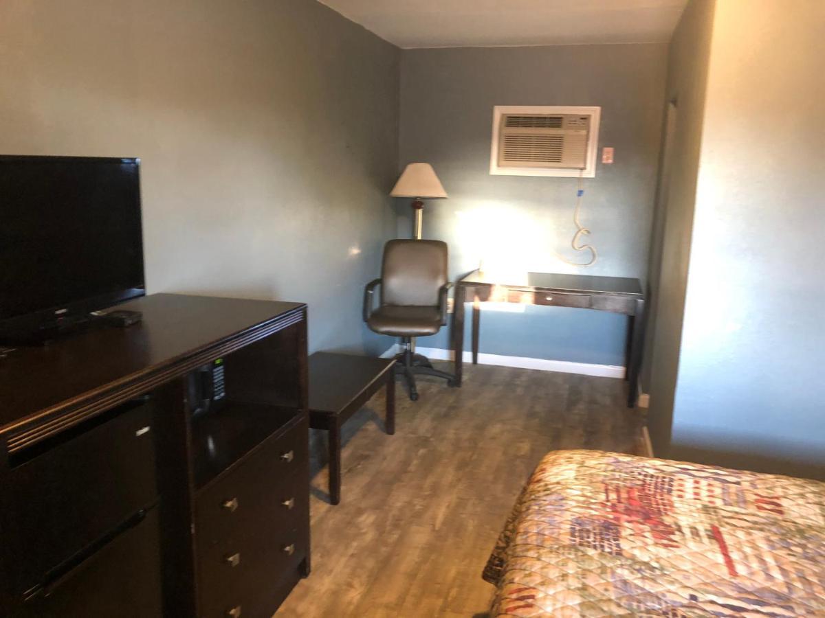 Motel Cooks